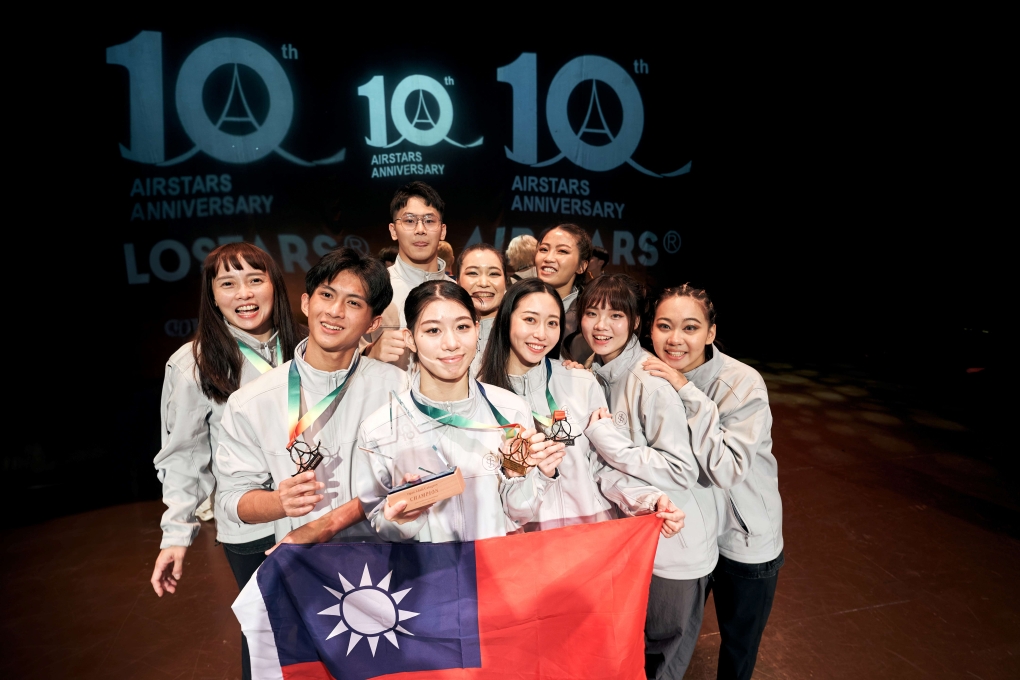 1璽皓（後排）率領平均年齡22歲的團隊參賽，贏得4面獎牌。（懸浮製作提供）