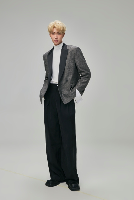 2.金雲期許精進努力充實自己。（伊林娛樂提供）