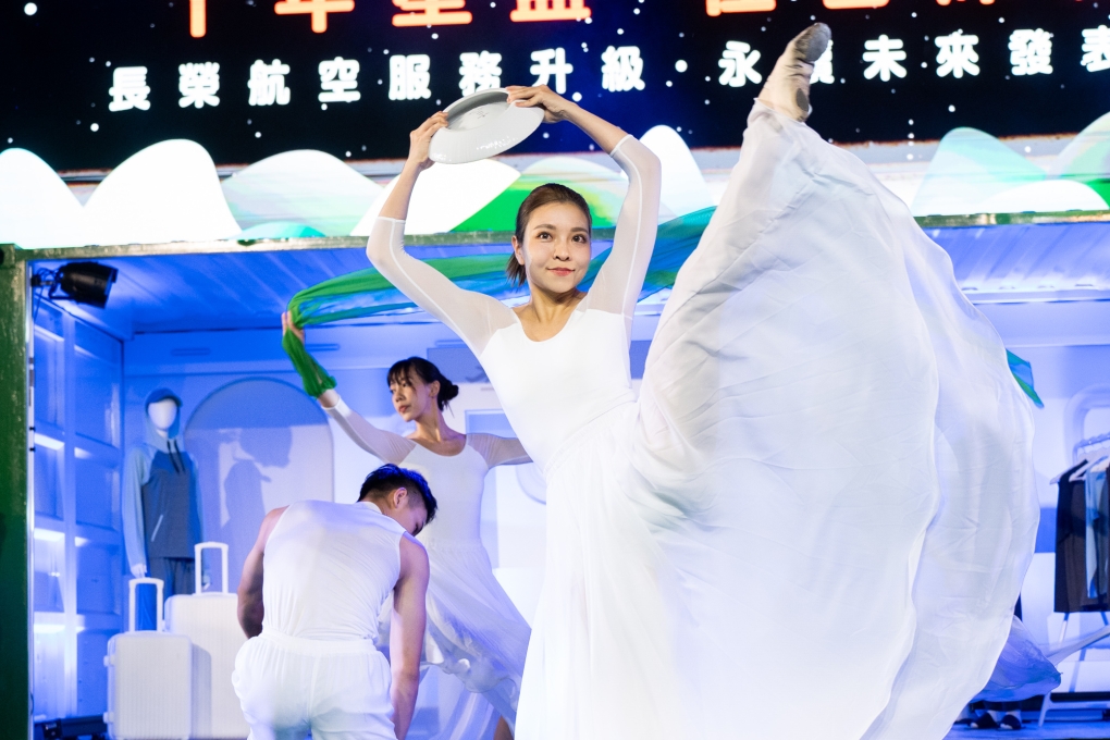2000px_A7401065